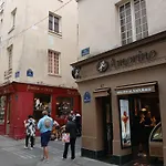 Appartement De Charme Sur L\'Ile Saint-Louis - Elegance & Authenticite Au Coeur De Paris