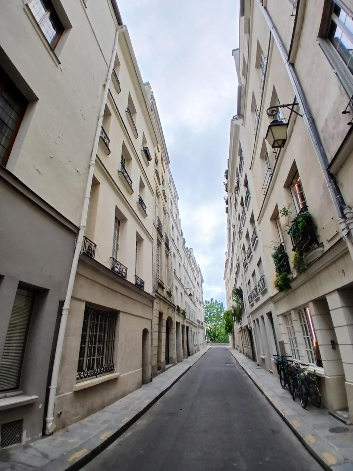De Charme Sur L'ile Saint-louis - Elegance & Authenticite Au Coeur De Paris