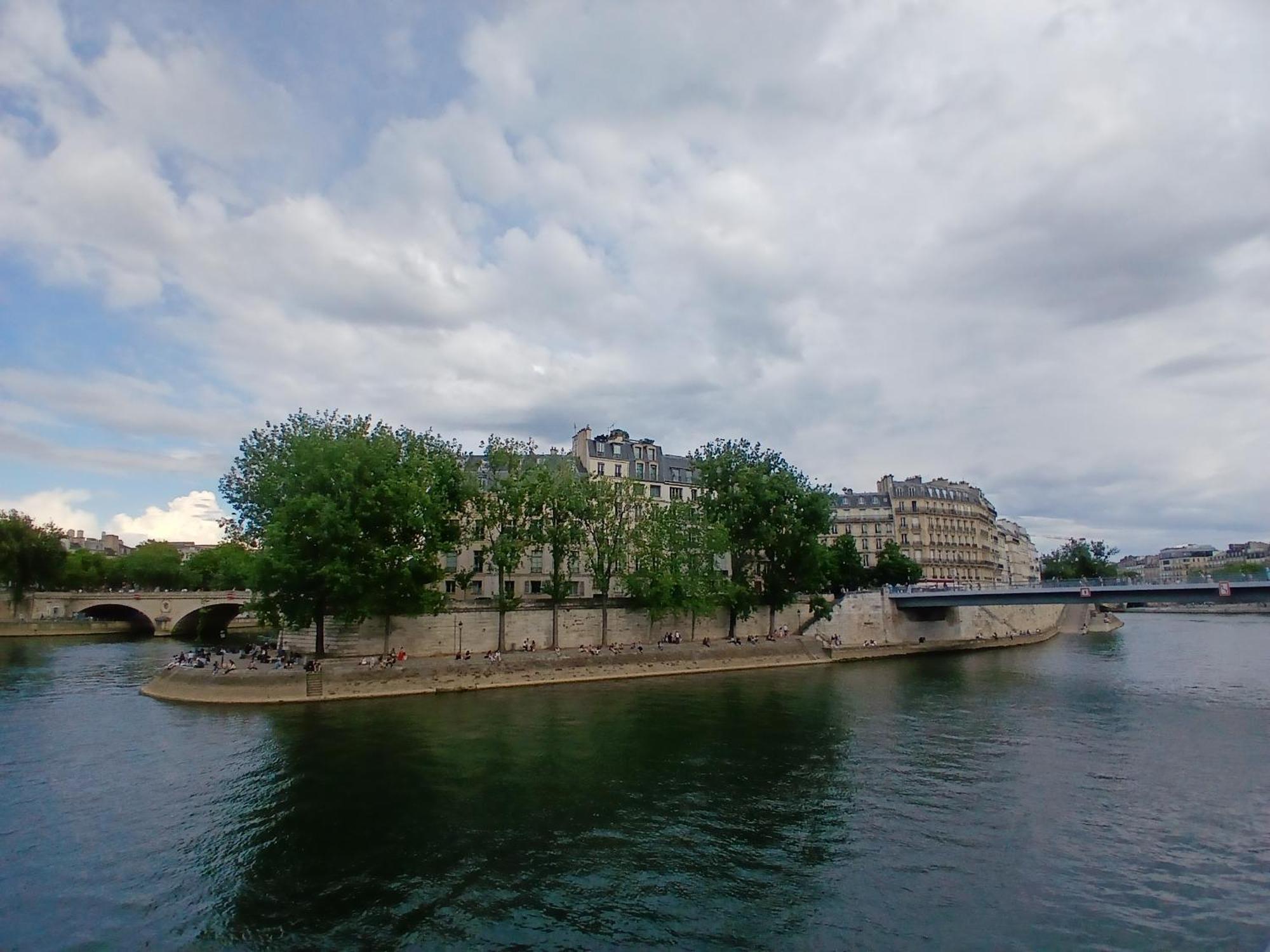 De Charme Sur L'ile Saint-louis - Elegance & Authenticite Au Coeur De